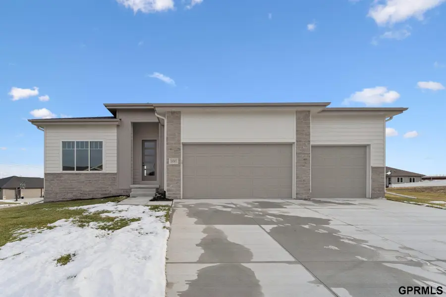 18307 Birch Avenue, Omaha, NE 68136 - Image #2
