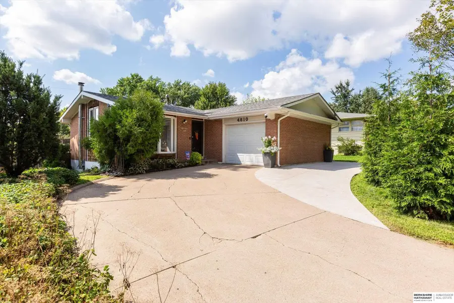 4810 N 83rd Street, Omaha, NE 68134 - #3