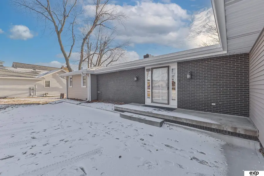 460 Lakehurst Drive, Waterloo, NE 68069-9711 - Image #2