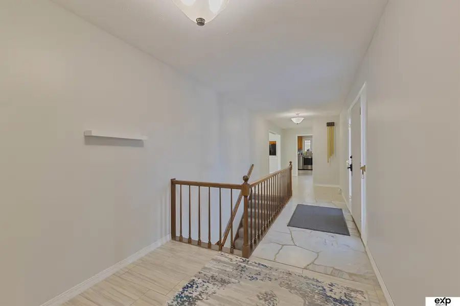 460 Lakehurst Drive, Waterloo, NE 68069-9711 - Image #3