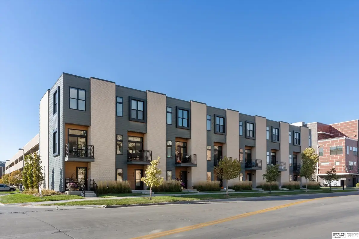 2208 S 64th Avenue, Omaha, NE 68106 - Image #1