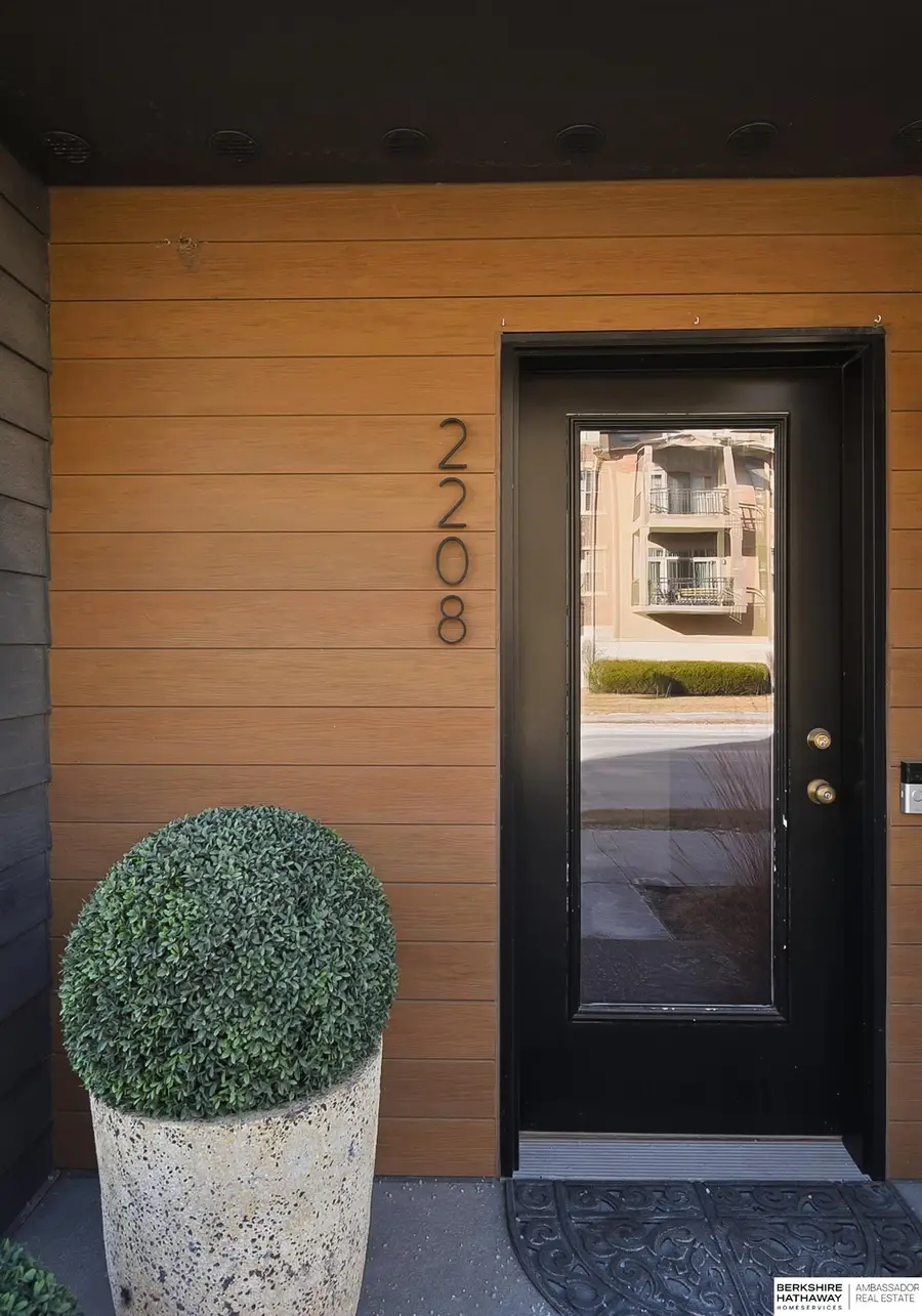2208 S 64th Avenue, Omaha, NE 68106 - Image #2