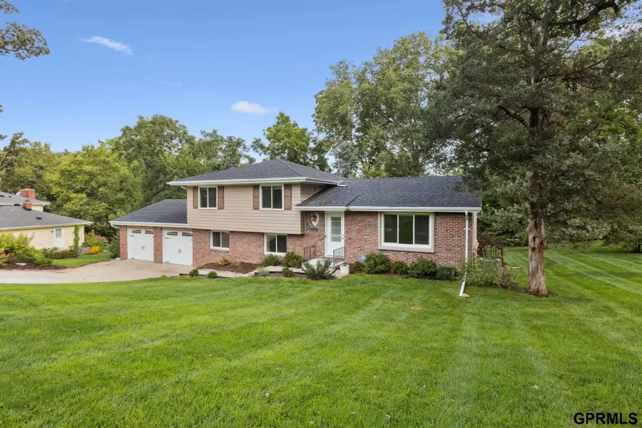 9334 Spring Street, Omaha, NE 68124 - Image #2