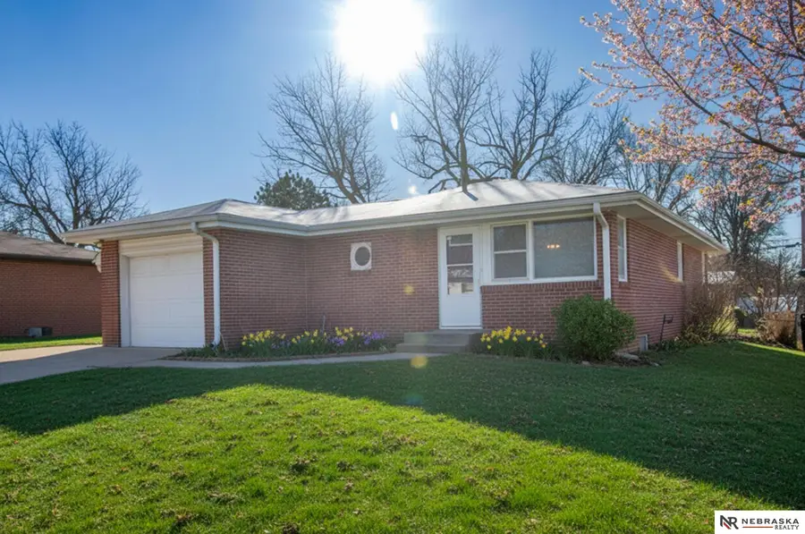 7541 Holdrege Street, Lincoln, NE 68505 - Image #2