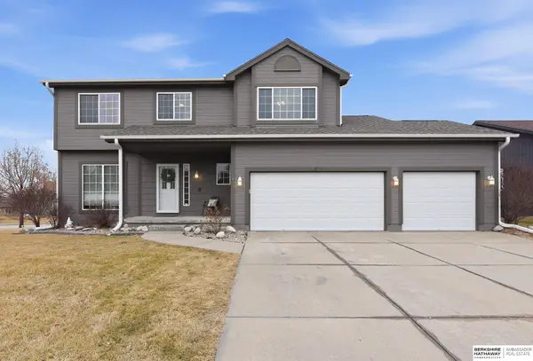 4921 N 161 Street, Omaha, NE 68116