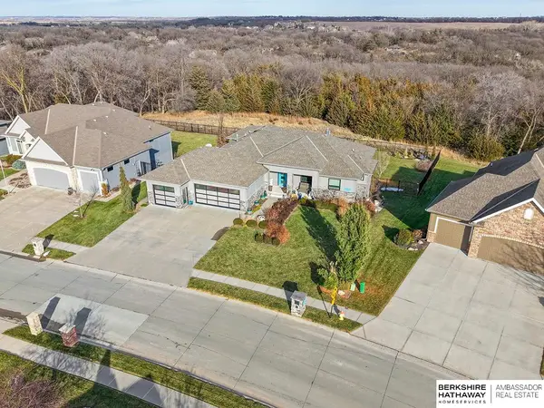 5713 S 239th Street, Elkhorn, NE 68022