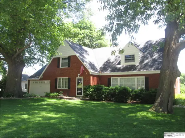 455 N 61 Street, Omaha, NE 68132