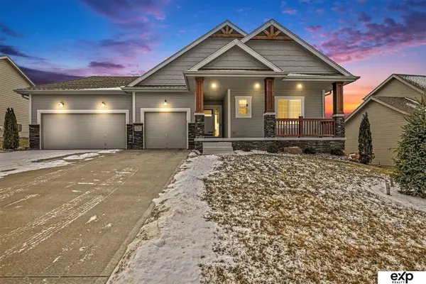 21371 Blaine Street, Elkhorn, NE 68022