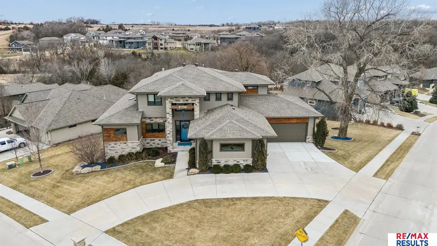 5702 S 234 Street, Elkhorn, NE 68022 - Image #2