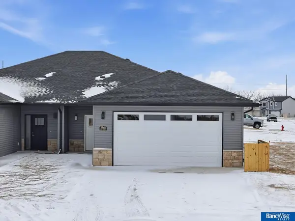 3501 Pearl Crescent Drive, Lincoln, NE 68504