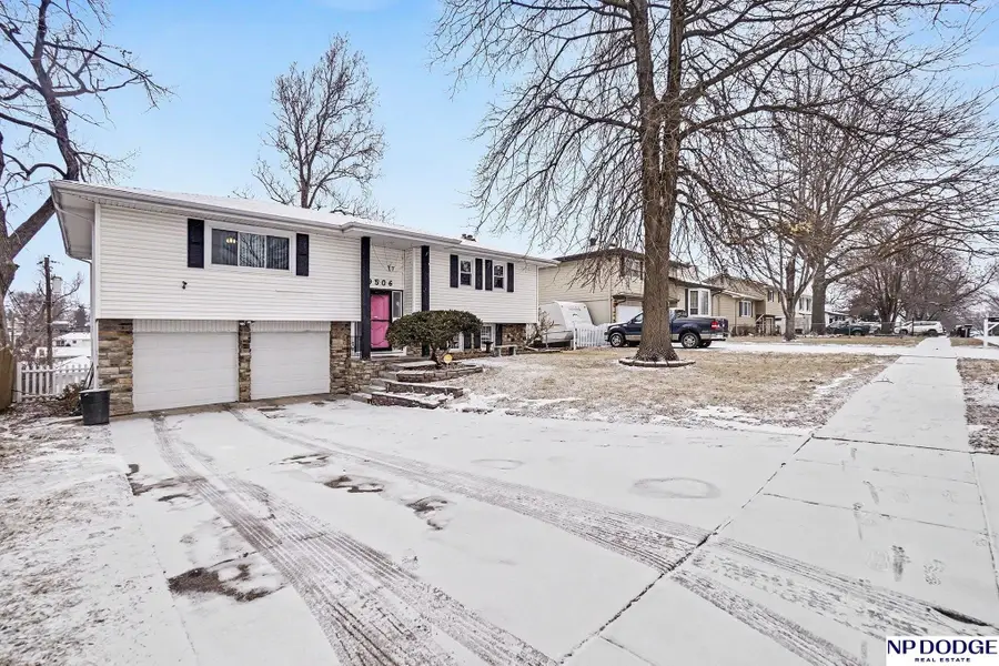 9506 Ohio Street, Omaha, NE 68134 - Image #2