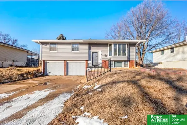 9418 Taylor Street, Omaha, NE 68134