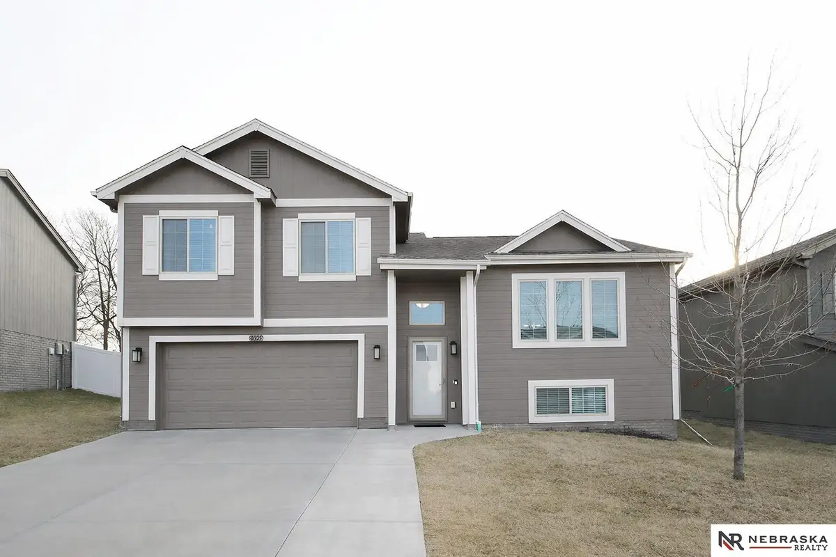 8025 N 84th Street, Omaha, NE 68122 - Image #1