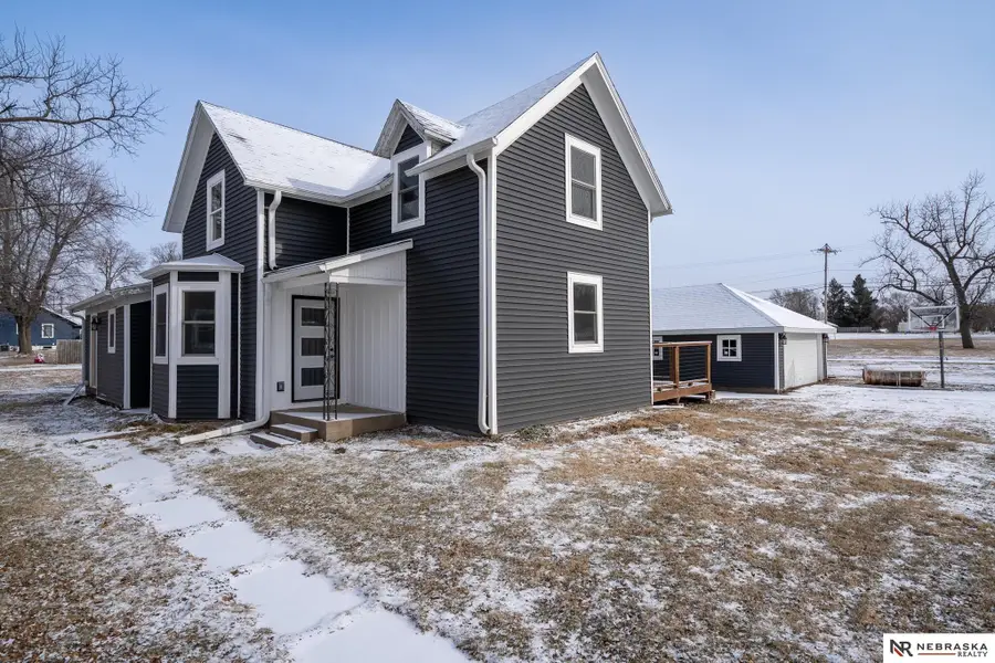 102 W Pine Street, Cedar Bluffs, NE 68015 - #2