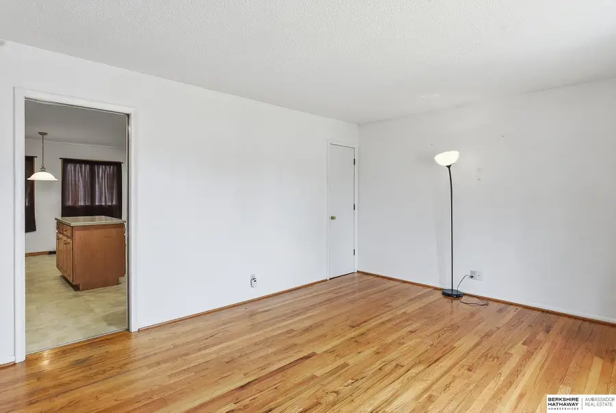 703 Vernon Avenue, Bellevue, NE 68005 - Image #3