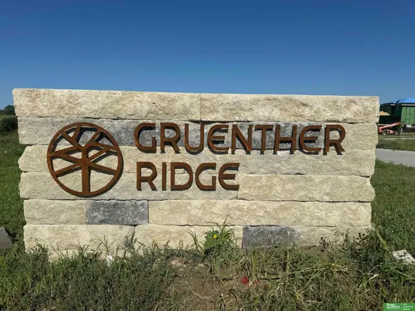 21911 Amber Drive, Gretna, NE 68028