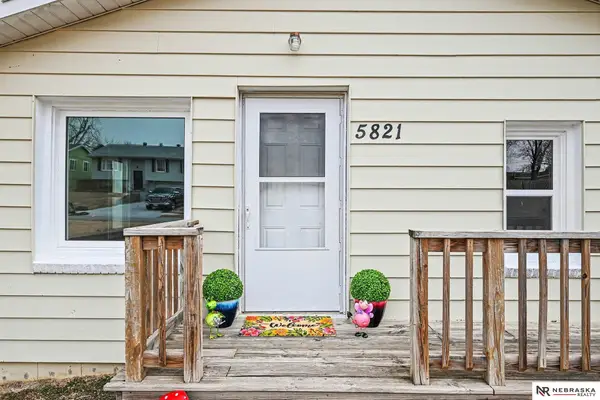 5821 S 48th Avenue, Omaha, NE 68117