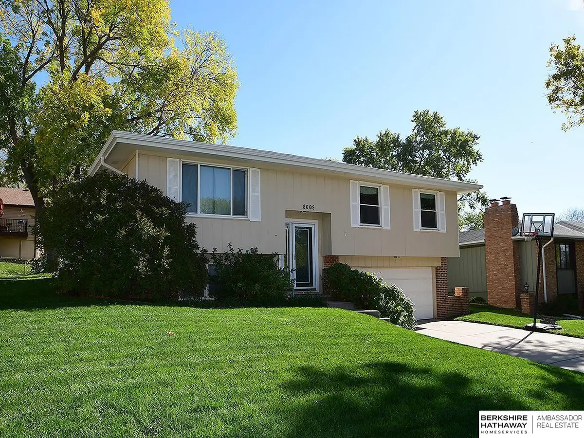 8609 S 46th Avenue, Omaha, NE 68157 - Image #1