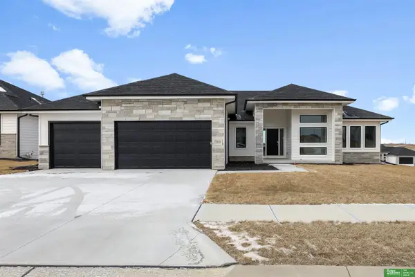 5426 N 213th Street, Elkhorn, NE 68022