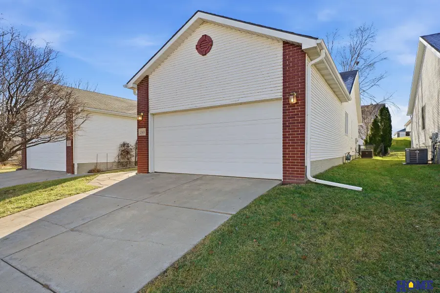 2431 Dodge Street, Lincoln, NE 68521 - #2