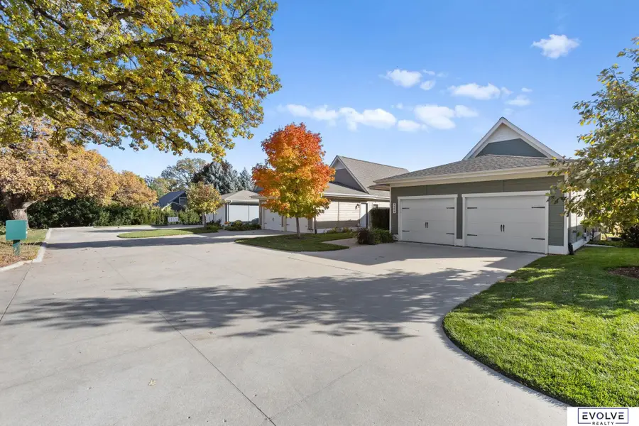 9529 W Center Road, Omaha, NE 68124 - Image #3