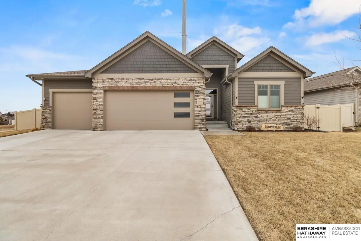 10105 S 180th Avenue Circle, Omaha, NE 68136 - Image #1