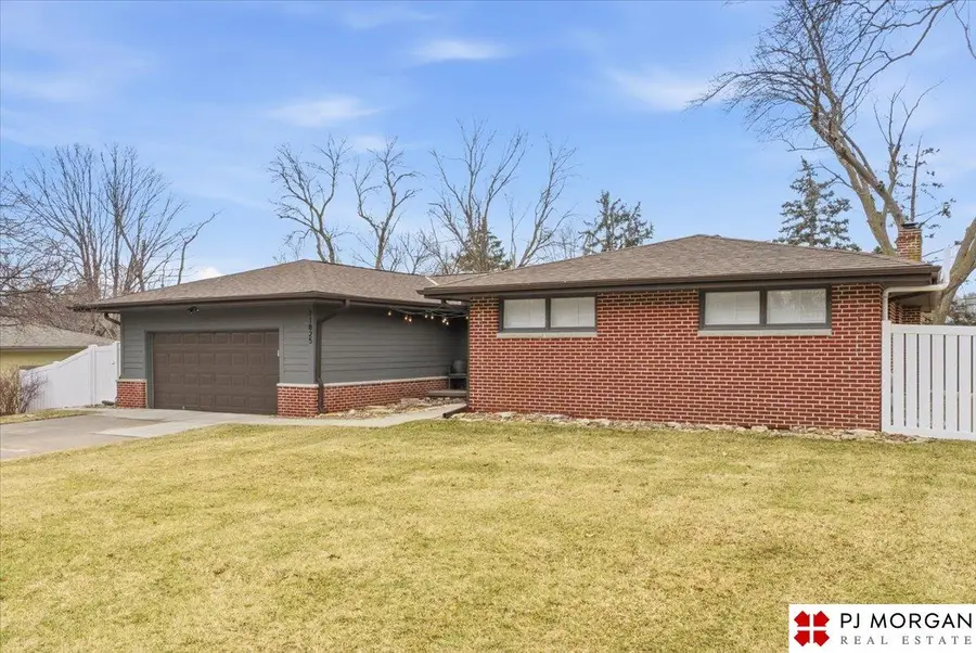 11825 Hickory Road, Omaha, NE 68144 - Image #3