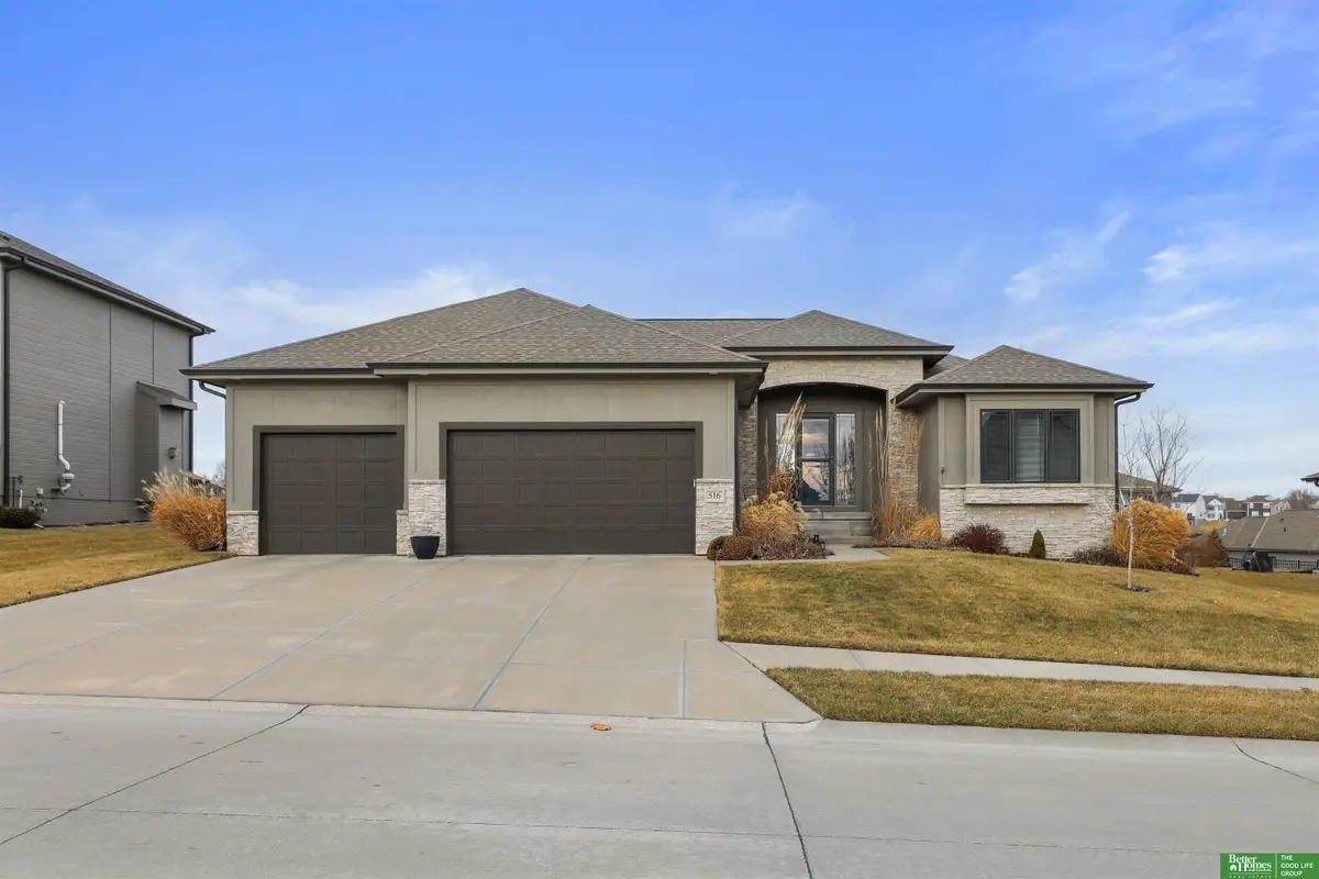 516 Sherwood Drive, Gretna, NE 68028 - Image #1