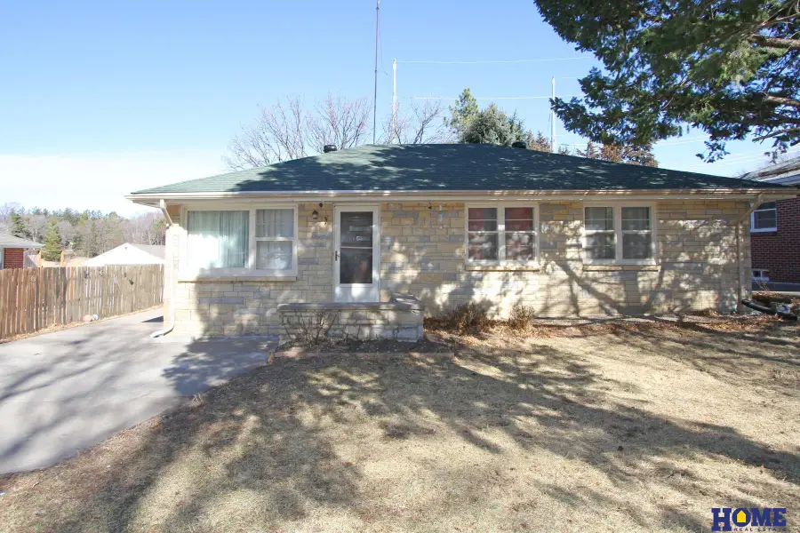 5510 Sumner Street, Lincoln, NE 68506 - #2