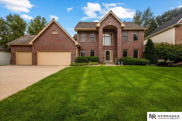 16611 Jones Street, Omaha, NE 68118