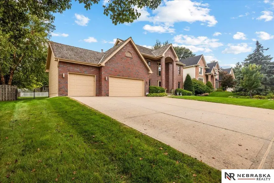 16611 Jones Street, Omaha, NE 68118 - Image #2