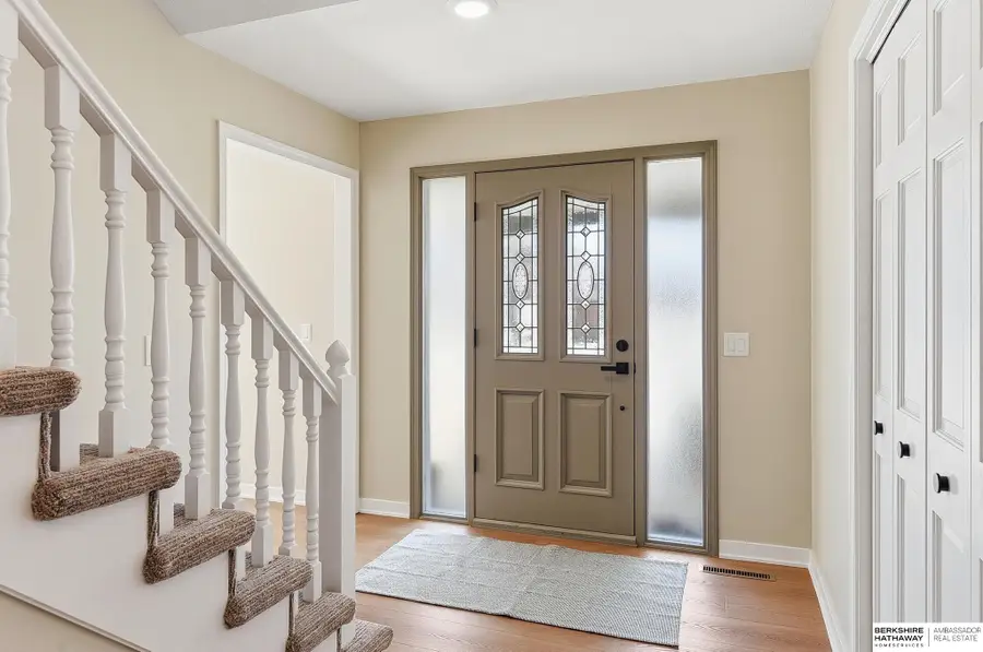 16222 Oak Circle, Omaha, NE 68130 - Image #3