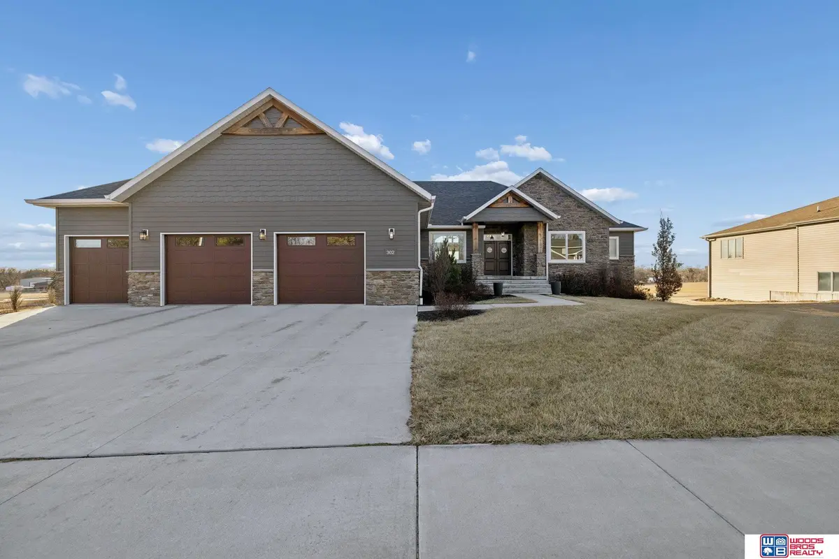 302 S Blackburn Avenue, York, NE 68467 - #1