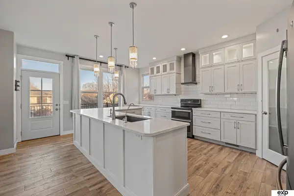 9703 S 28th Street, Bellevue, NE 68123