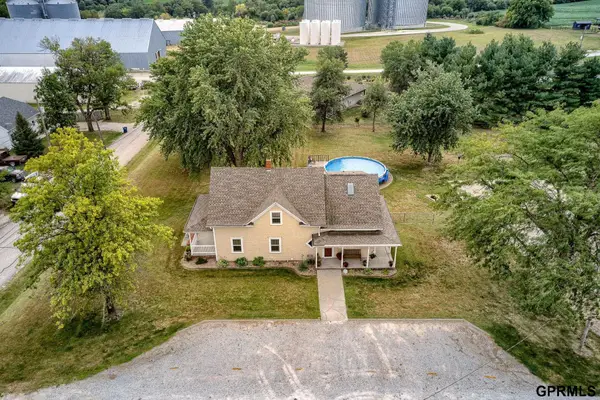 204 S 2nd Street, Elmwood, NE 68349