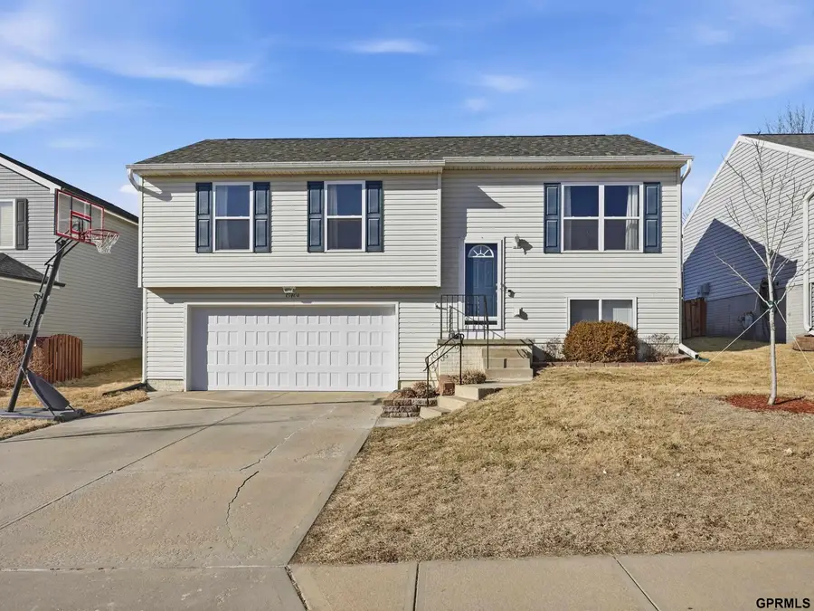 15404 Reynolds Street, Bennington, NE 68007 - #3