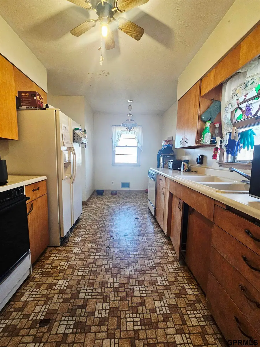 911 Benton Street, Lincoln, NE 68521 - #3