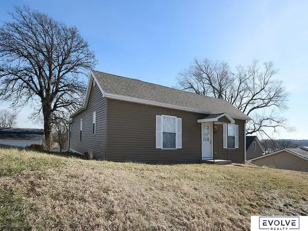 161 S Walnut Street, Avoca, IA 51521
