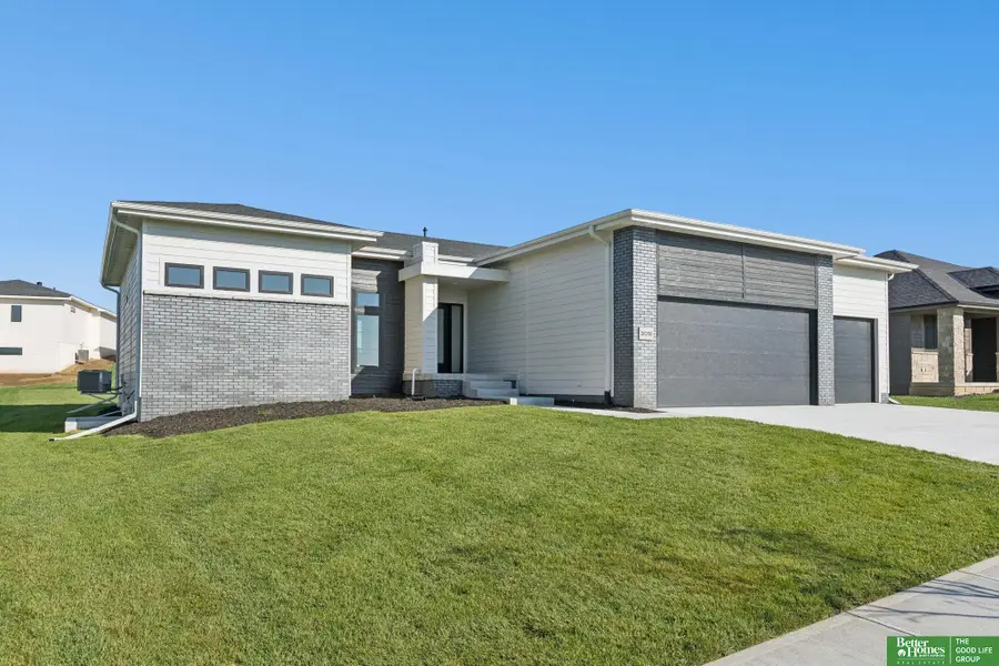 21056 Joseph Street, Elkhorn, NE 68022 - #2