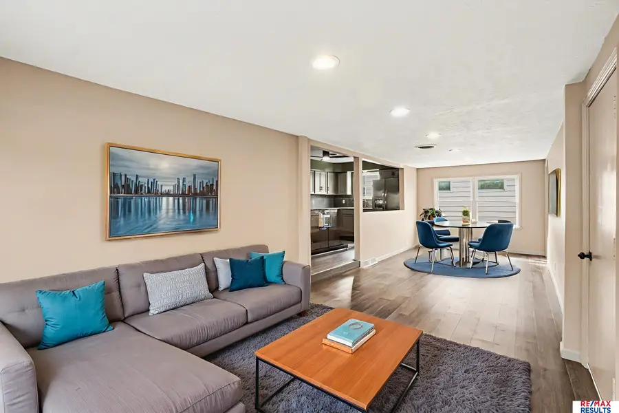 5602 Oak Street, Omaha, NE 68106 - #2