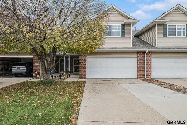 1606 N 175th Plaza, Omaha, NE 68118