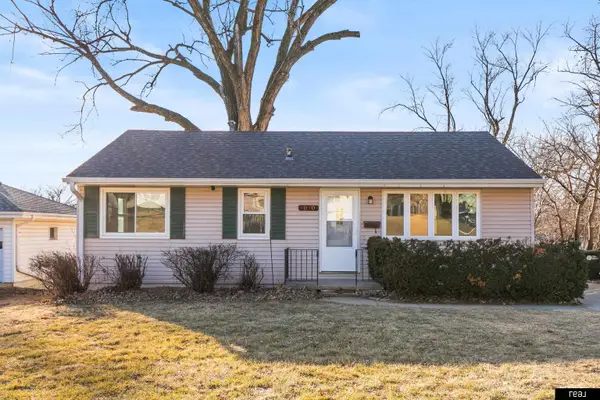 1010 N 76th Street, Omaha, NE 68114