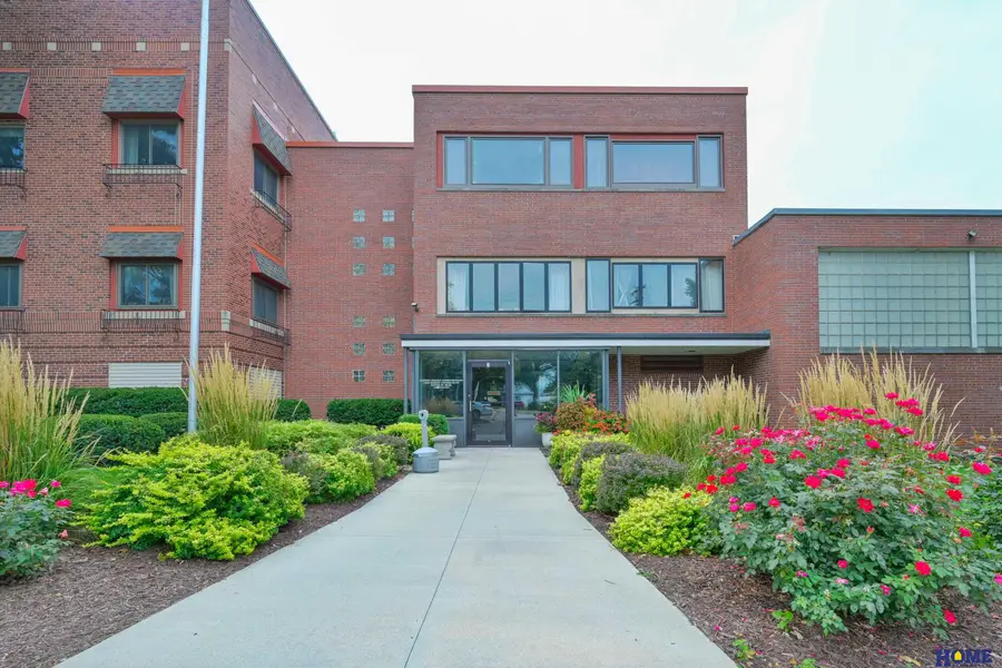 1540 N Cotner Boulevard #B403, Lincoln, NE 68505 - #2