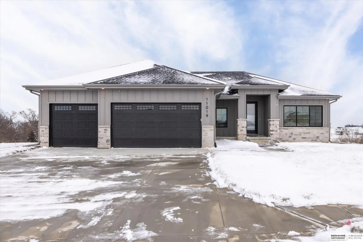 19017 Acorn Drive, Gretna, NE 68028 - #1