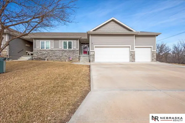 2602 Fountain Circle, Plattsmouth, NE 68048
