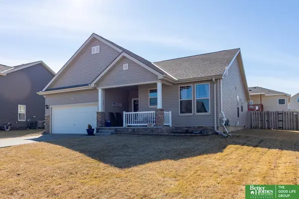 2205 Alexandra Road, Papillion, NE 68133