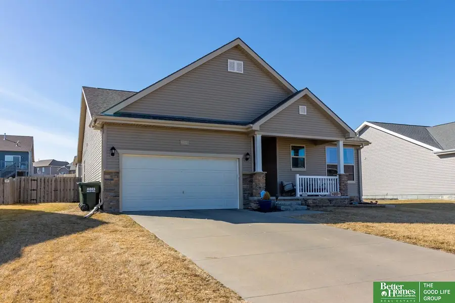 2205 Alexandra Road, Papillion, NE 68133 - #3