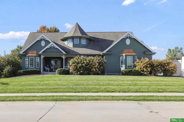 701 Fenwick Street, Papillion, NE 68046