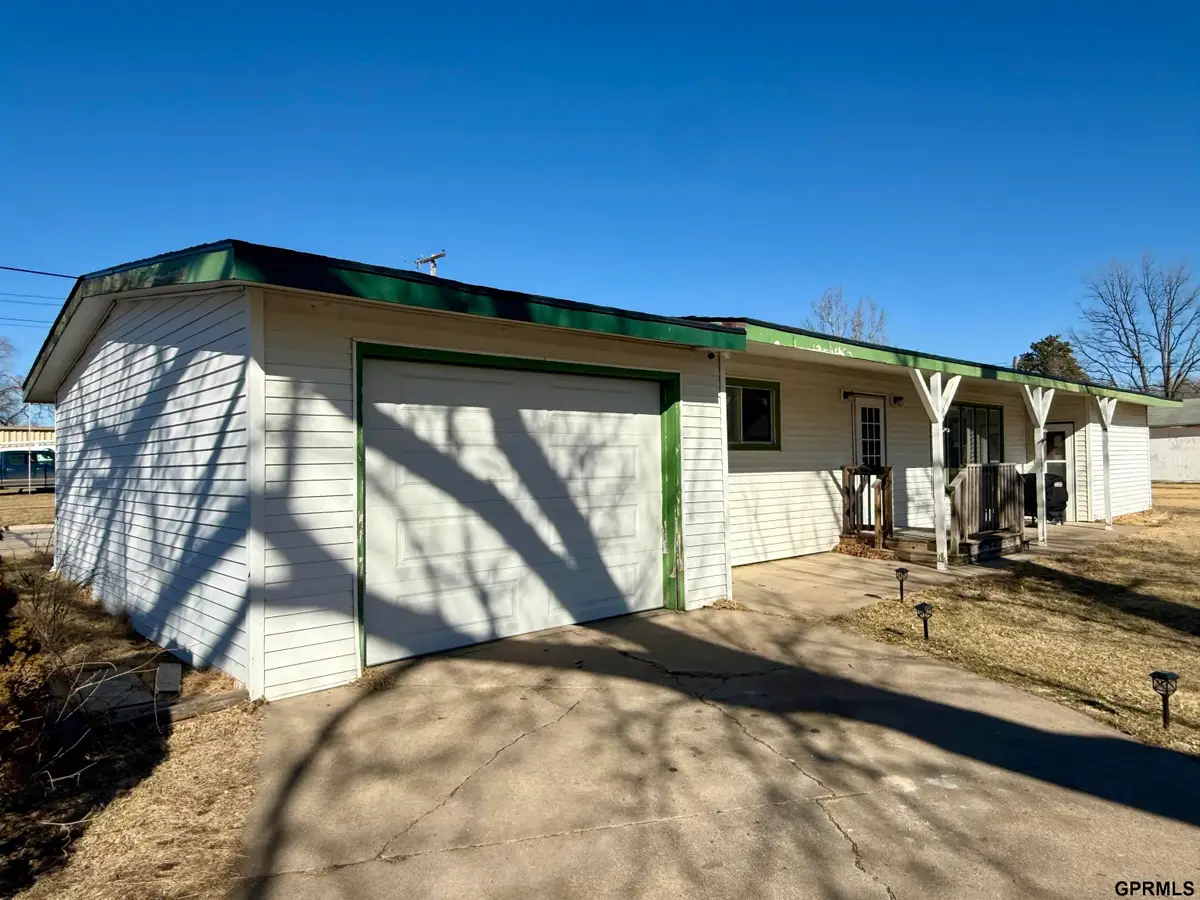 204 N Poplar Avenue, Davenport, NE 68335 - #1