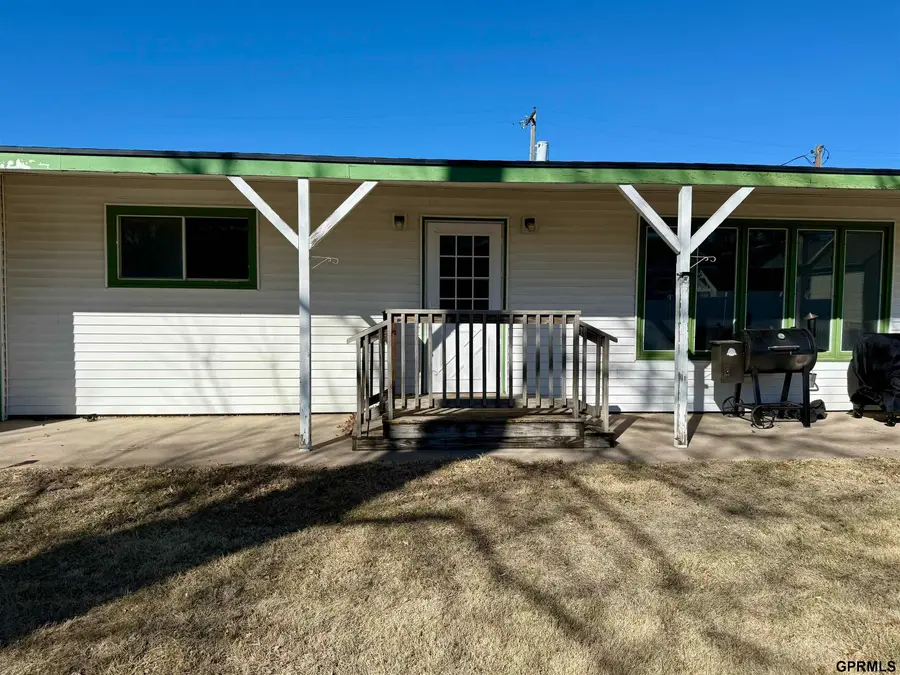 204 N Poplar Avenue, Davenport, NE 68335 - #2